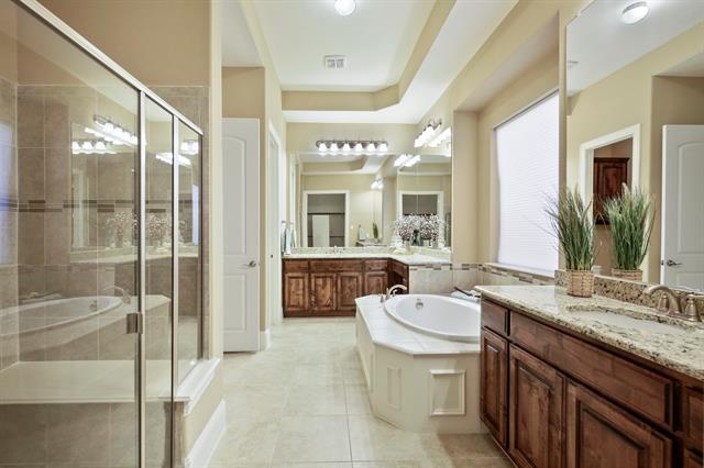 Building Photo - 13732 Eleanor Ave