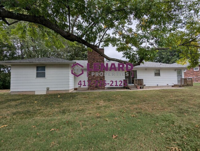 Building Photo - Spacious 3 Bedroom Home!