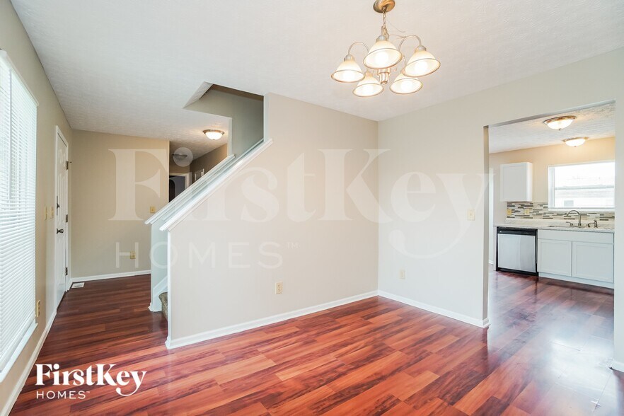 Building Photo - 2926 Fenwood Dr