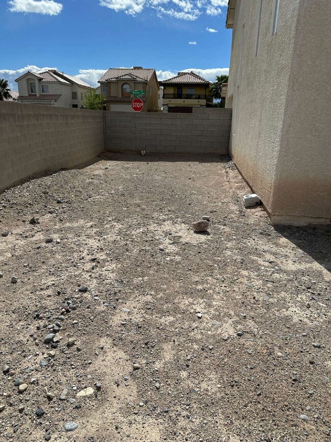 Building Photo - "Stylish and Spacious 3-Bed Home in Las Vegas with over 1500 sqft on a corner lot