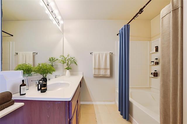 Building Photo - 1426 Raven Dr S