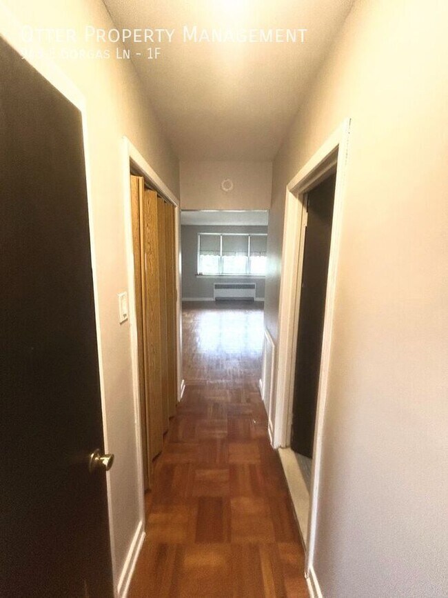 Building Photo - 943 E Gorgas Ln