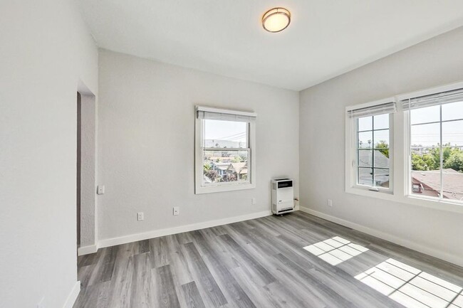 Building Photo - 1707 36th Ave
