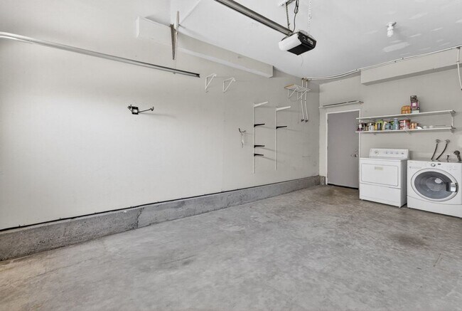 Building Photo - 755 7th Ave