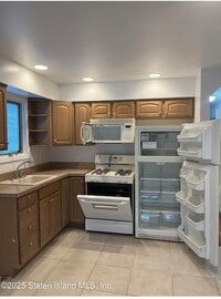 Building Photo - 384 Purdy Ave