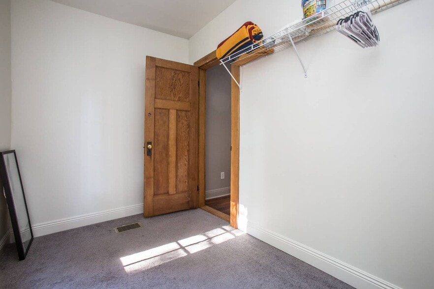Building Photo - 2223 Soniat St