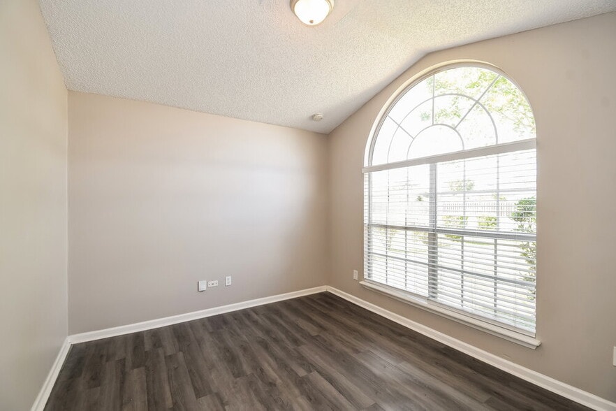 Building Photo - 3664 Arava Dr