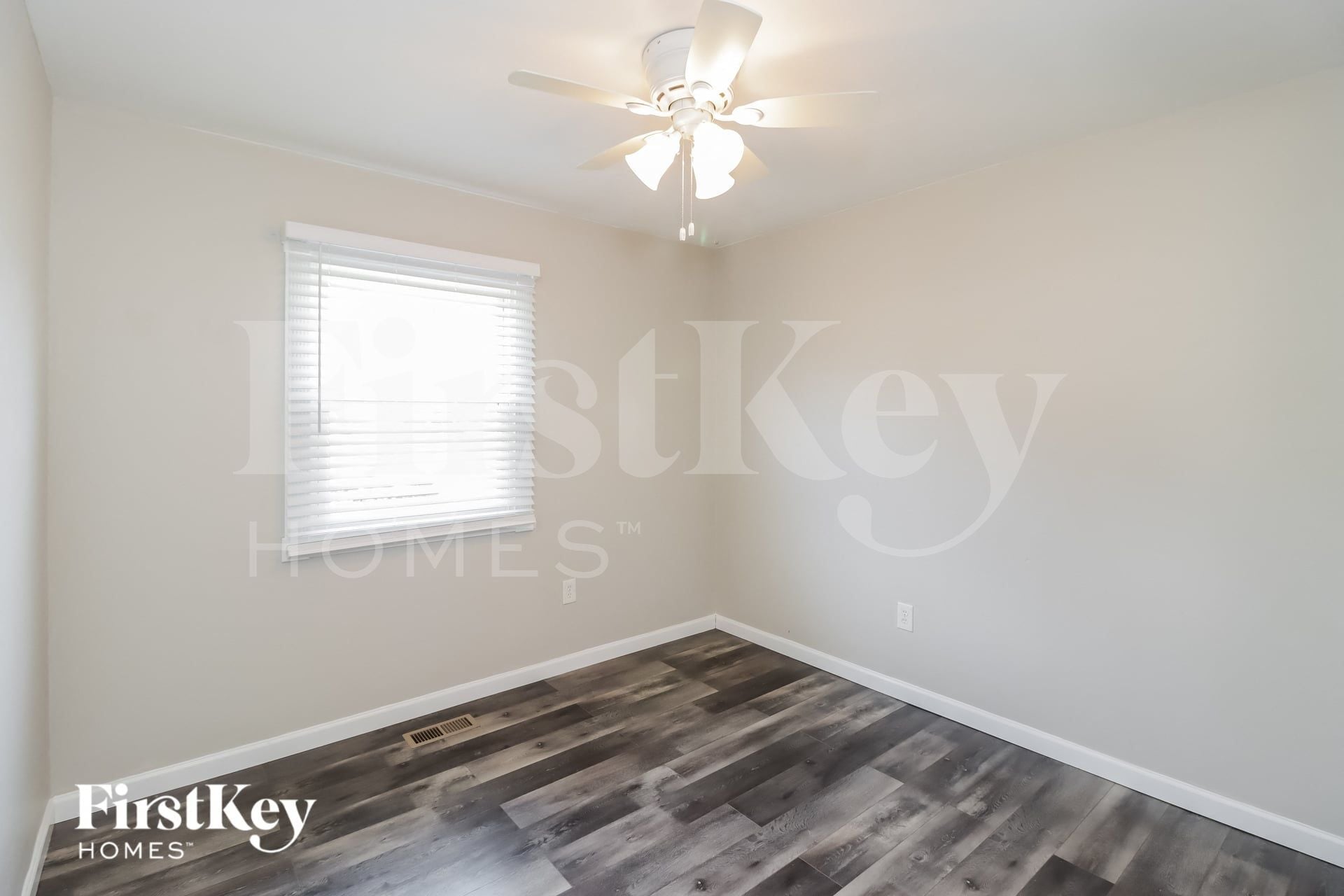 Building Photo - 958 Sheffield Dr
