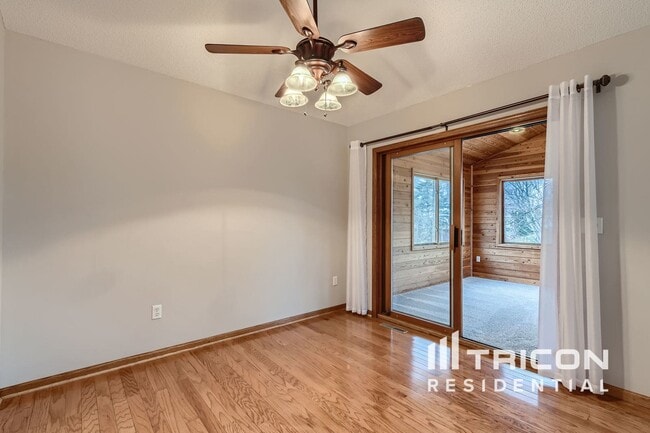 Building Photo - 739 Ashley Dr