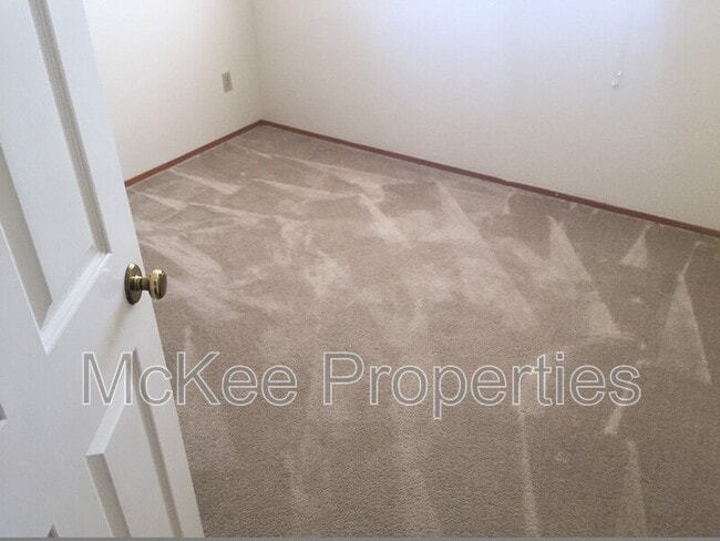 Building Photo - 12951 Pipilo Ct