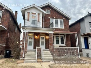 Building Photo - Stunning Rehab at this 2bd/1ba Duplex Apar...