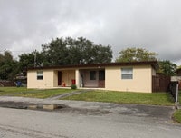 Building Photo - 5819 Polk St Hollywood, FL 33021