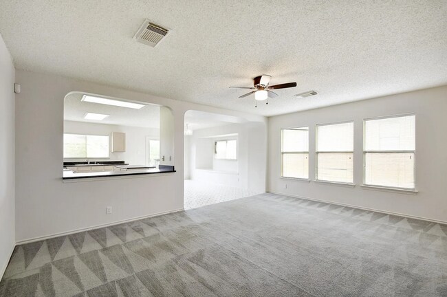 Building Photo - Beautiful 3-Bedroom Home in Northeast San Antonio