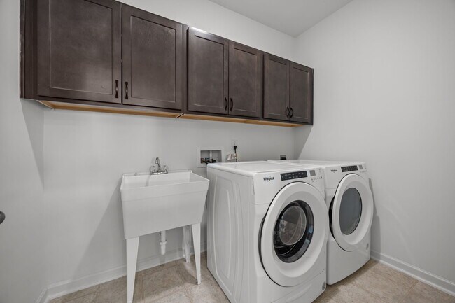Building Photo - 2710 Turner Pines Dr