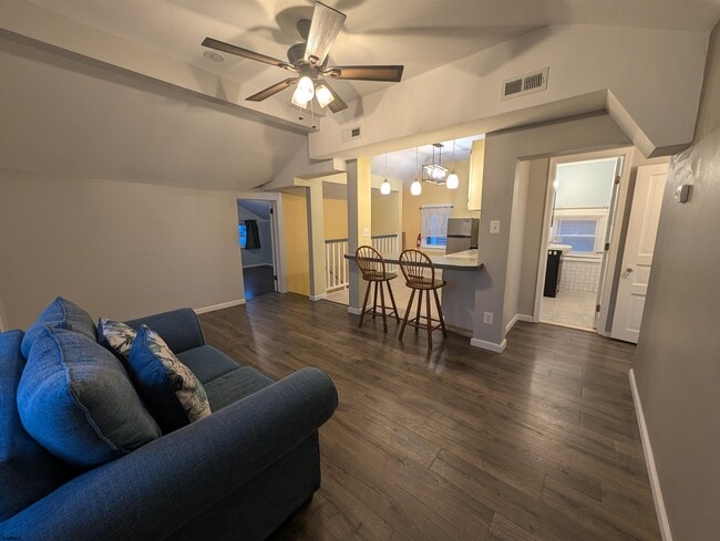 Building Photo - 6506 Ventnor Ave