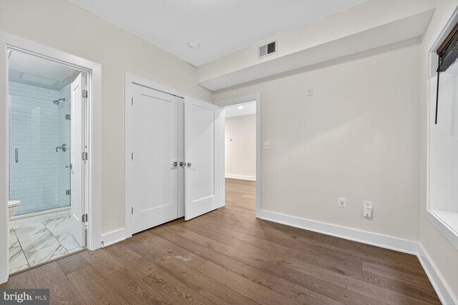 Building Photo - 1412 Chapin St NW