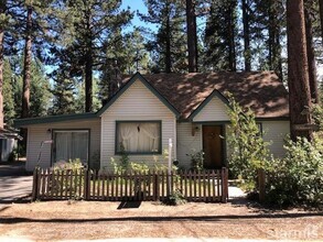 Building Photo - Large and Cozy 4BD for 8, home available f...