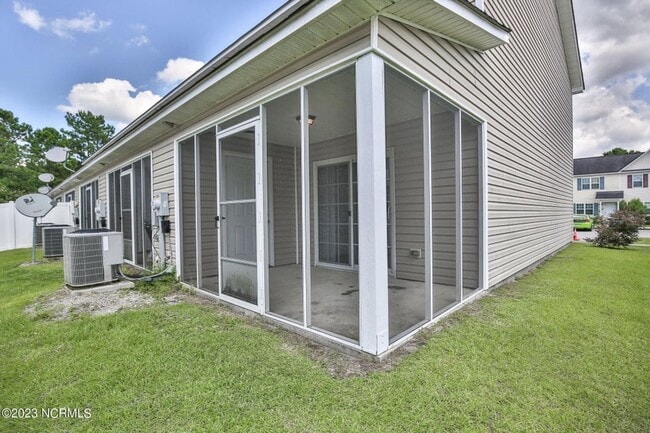 Building Photo - 4001 Banister Loop
