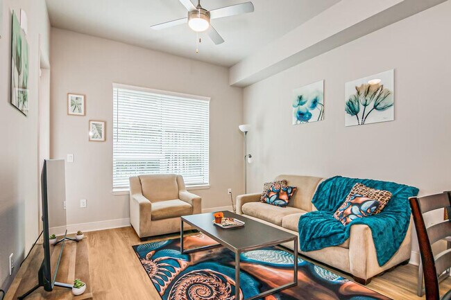 Building Photo - 950 Leeland St