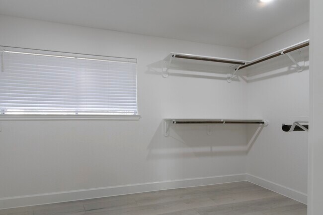 Building Photo - 118 Milliken Dr