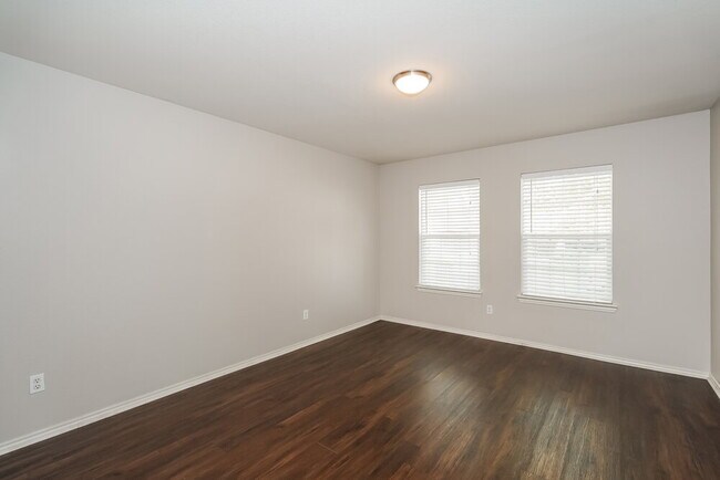 Building Photo - 1708 Diamond Lake Trail