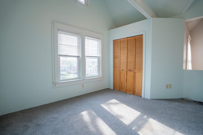 Building Photo - 919 Plum St