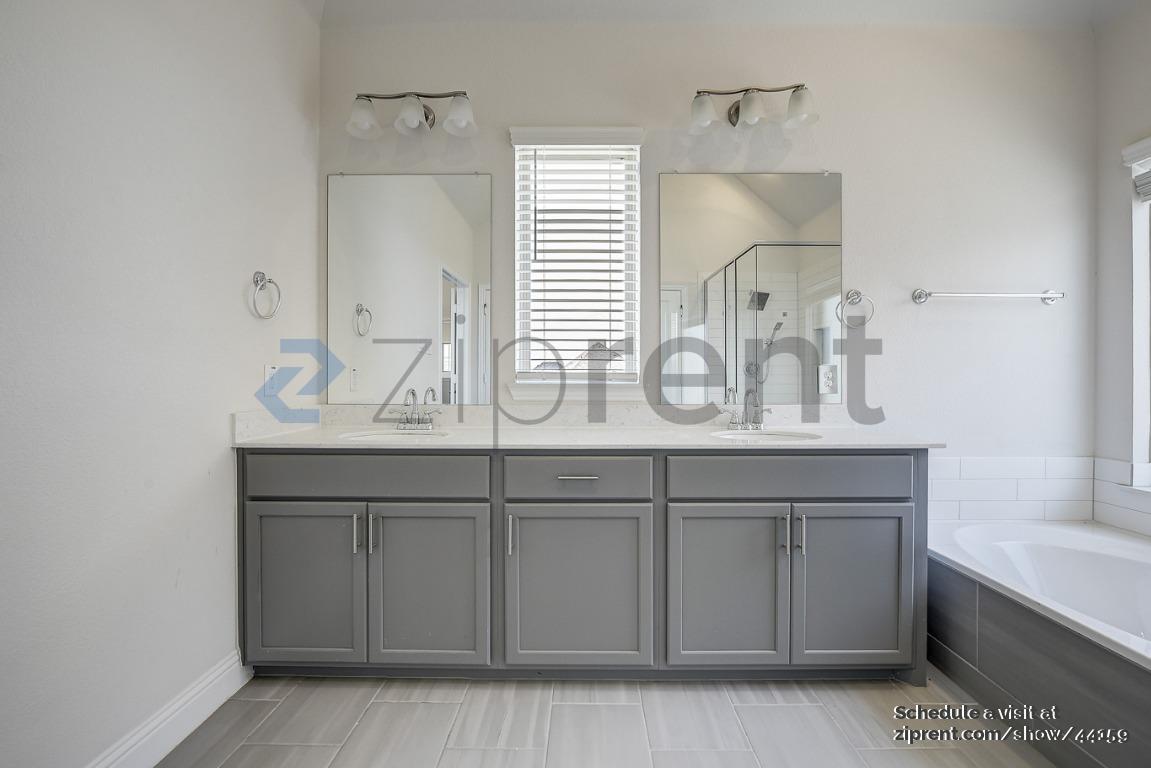 Building Photo - 808 Brenham Ave