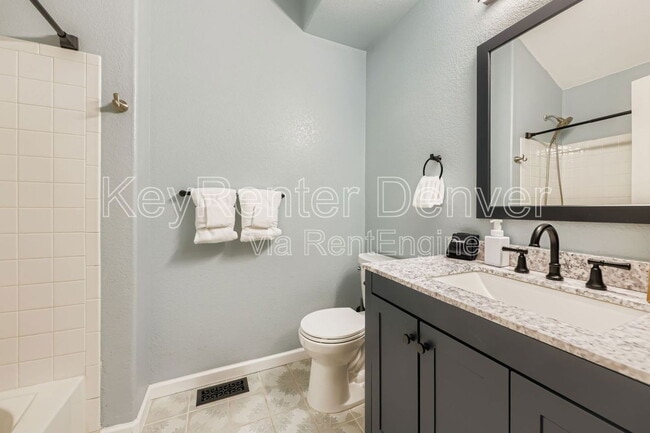 Building Photo - 12295 Crabapple St