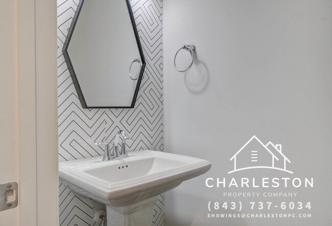 Building Photo - 612 Heartwood Ln