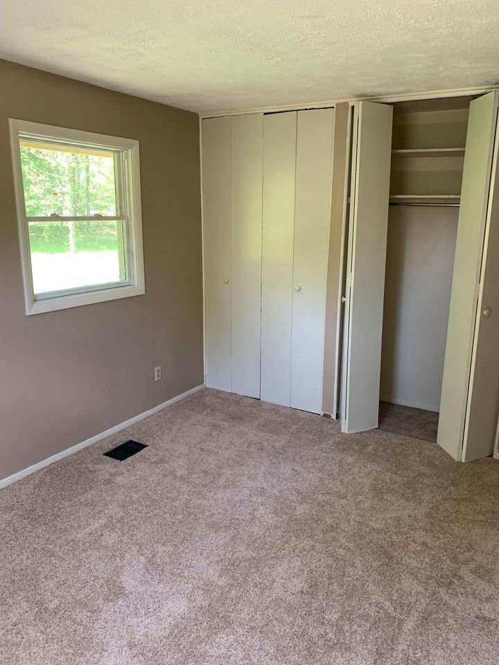 Building Photo - 1361 Finch Ln