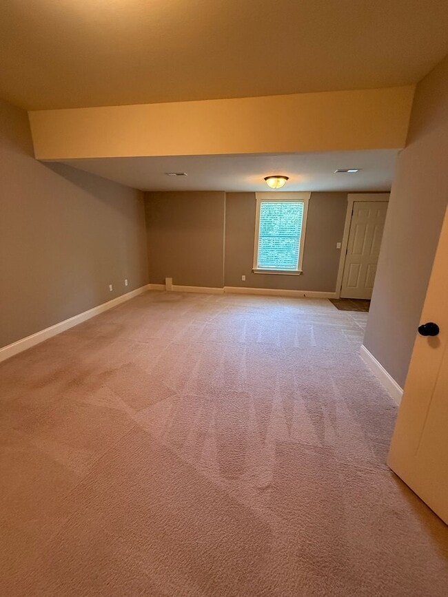 Building Photo - Soddy Daisy Rental Available with Full Bas...