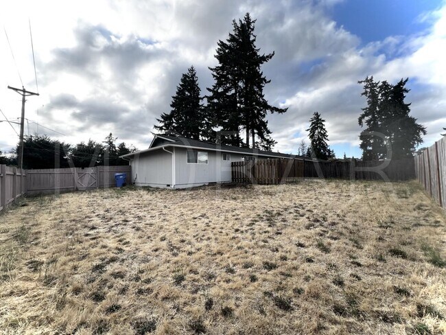 Building Photo - 17121 20th Ave E