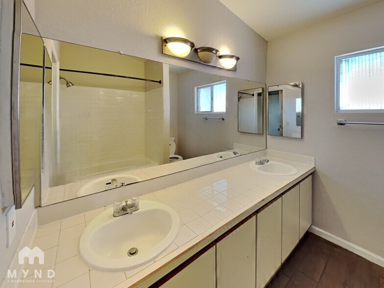 Building Photo - 5171 W Wood Owl Dr