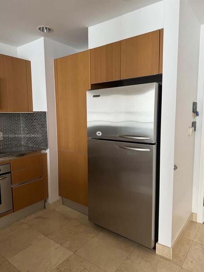 Building Photo - 1050 Brickell Ave