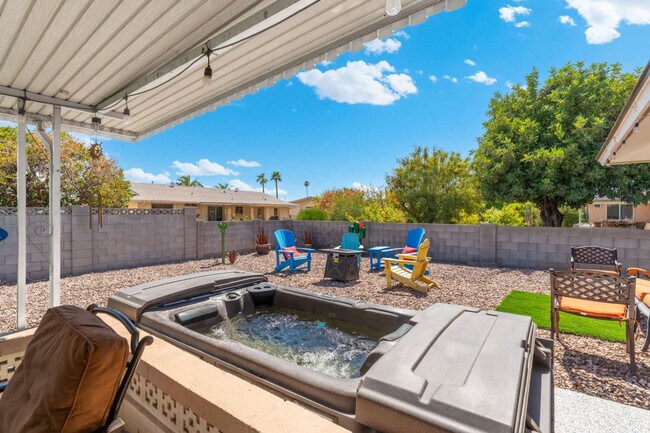 Building Photo - 11031 W Cumberland Dr