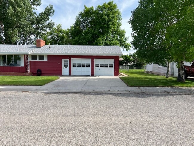 Building Photo - 429 E Pine St