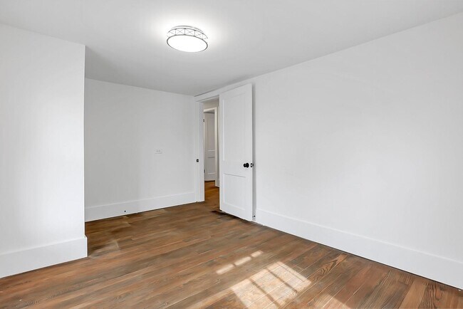 Building Photo - 743 Lilley Ave