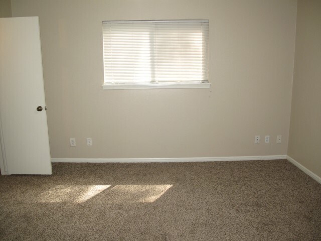 Building Photo - 702 Oder Ln