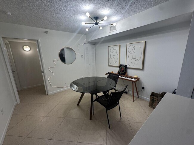 Building Photo - 160 Yacht Club Way