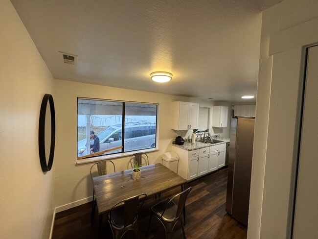 Building Photo - 54 W 300 S St