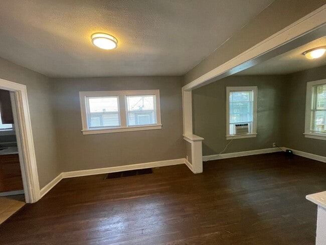 Building Photo - Available Now, 2 Bed 1 Bath Home off 71 HWY