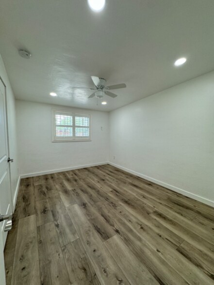 Building Photo - 1803 E Miles St