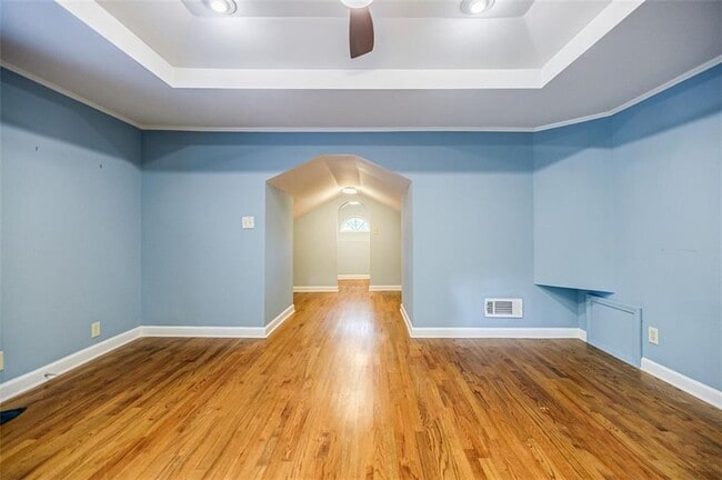 Building Photo - 183 Locust St NE