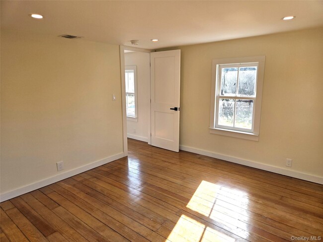 Building Photo - 85 Lewis Rd