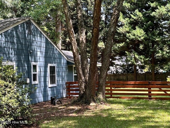 Building Photo - 375 Midland Rd