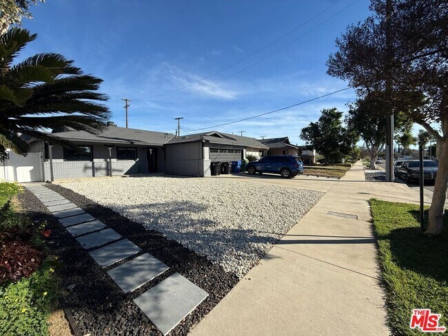 Building Photo - 16047 Bryant St