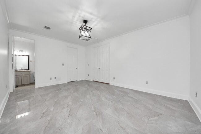 Building Photo - 2314 Dorrington St