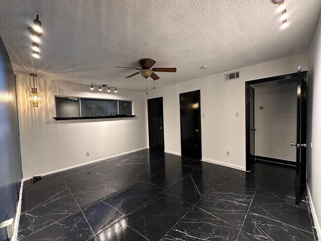 Building Photo - 2574 Marilee Ln