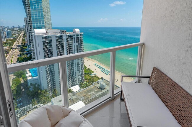 Building Photo - 16699 Collins Ave