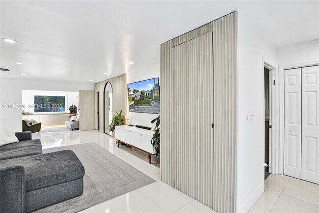 Building Photo - 9181 Byron Ave